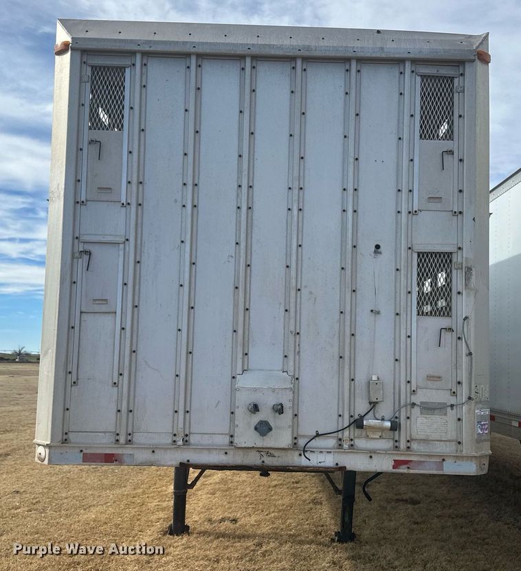 image for item EK9797 1992 M&W SAW48RDD  livestock trailer