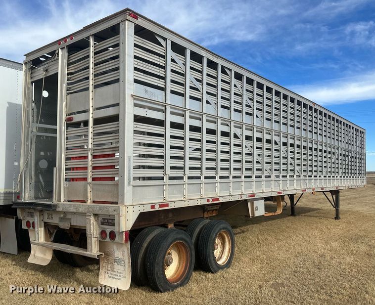 image for item EK9797 1992 M&W SAW48RDD  livestock trailer