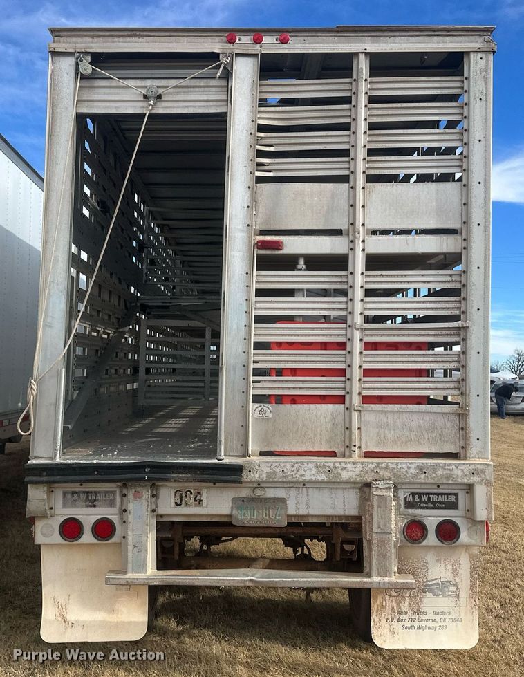 image for item EK9797 1992 M&W SAW48RDD  livestock trailer