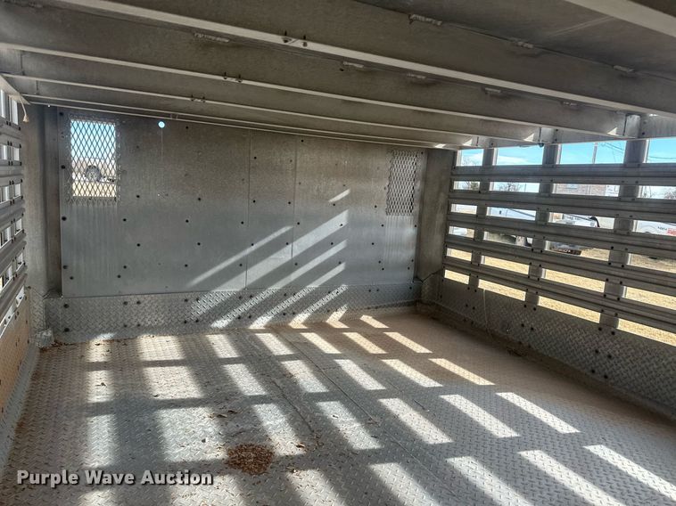 image for item EK9797 1992 M&W SAW48RDD  livestock trailer