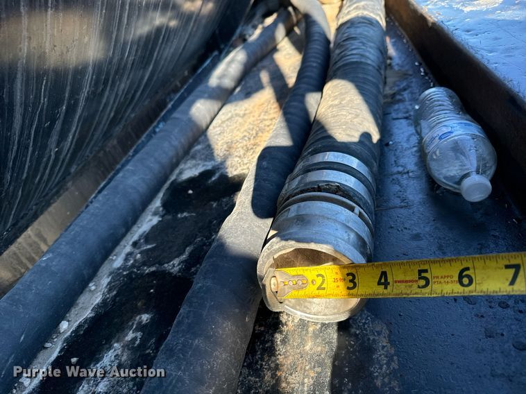 image for item GG9953 1988 International  vacuum truck