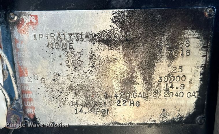 image for item GG9953 1988 International  vacuum truck