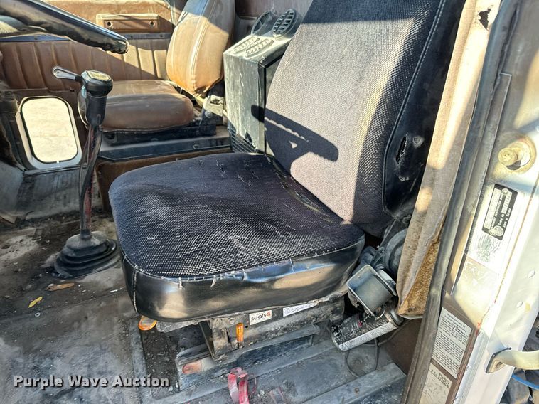 image for item GG9953 1988 International  vacuum truck