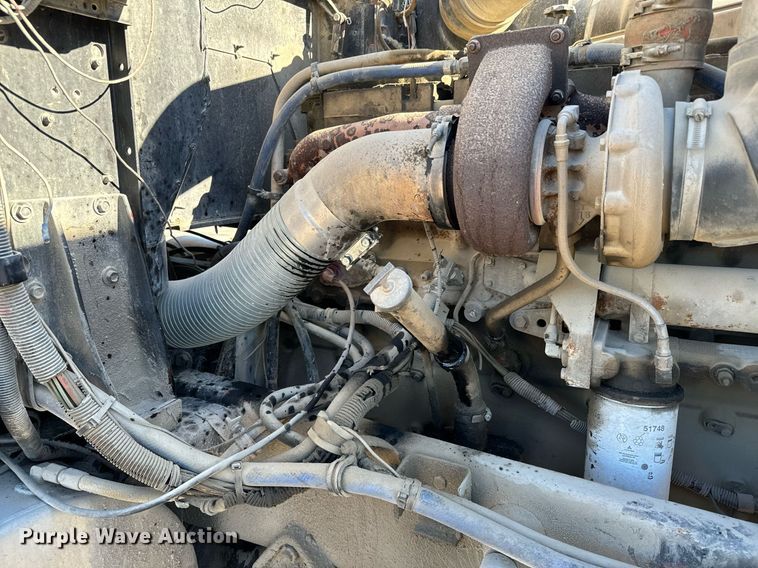 image for item GG9953 1988 International  vacuum truck