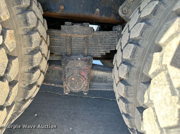 image for item GG9953 1988 International  vacuum truck