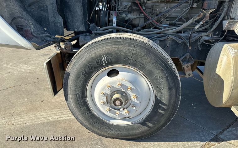 image for item GG9953 1988 International  vacuum truck