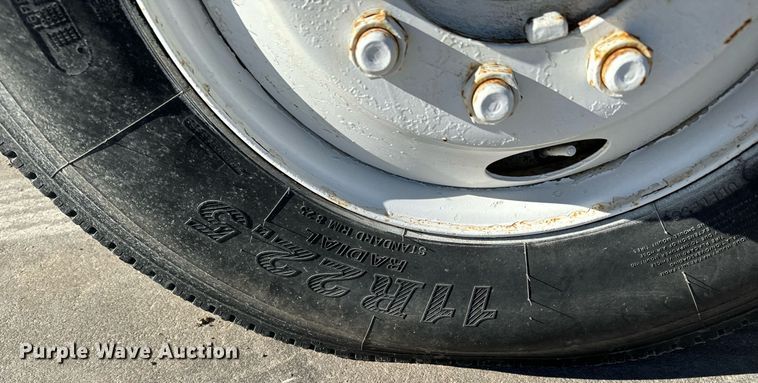 image for item GG9953 1988 International  vacuum truck