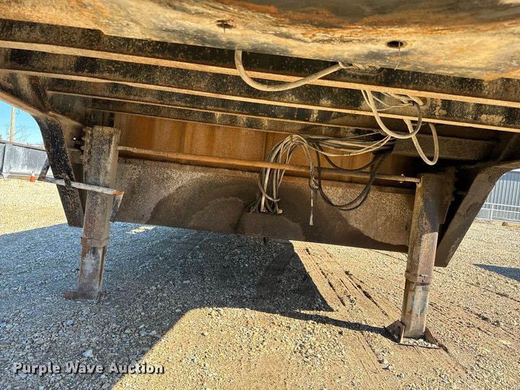 image for item GG9961 1998 Dakota Trail Eze  drop deck equipment trailer