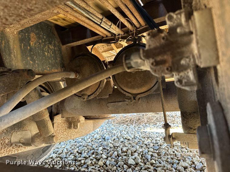 image for item GG9961 1998 Dakota Trail Eze  drop deck equipment trailer