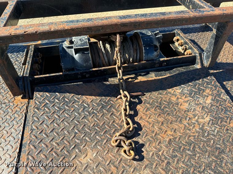 image for item GG9961 1998 Dakota Trail Eze  drop deck equipment trailer