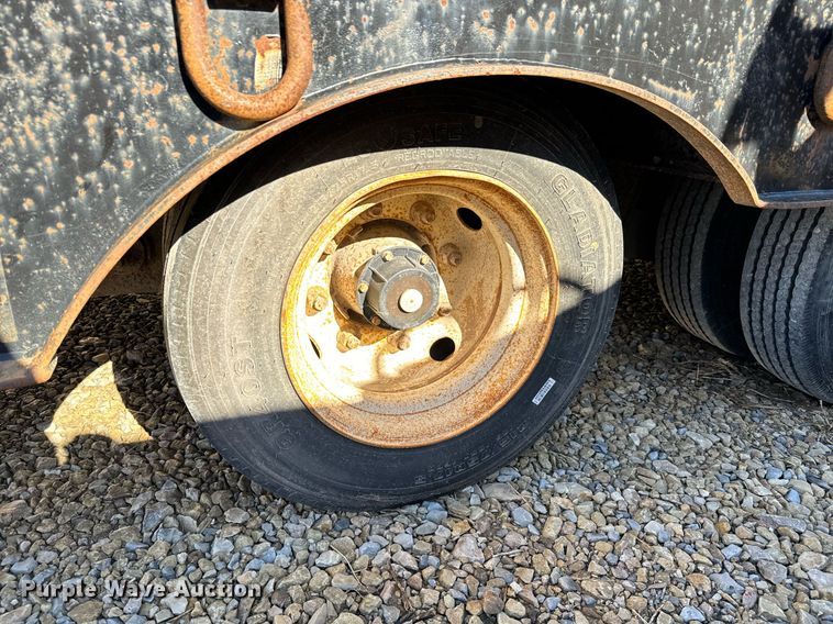 image for item GG9961 1998 Dakota Trail Eze  drop deck equipment trailer