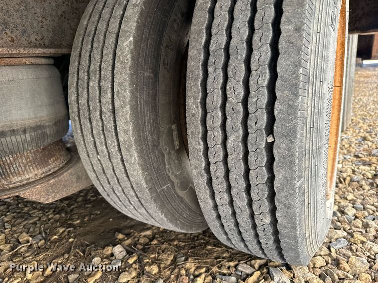 image for item GG9961 1998 Dakota Trail Eze  drop deck equipment trailer