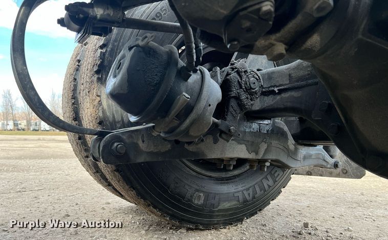 image for item HF9992 2016 Peterbilt  587 semi truck