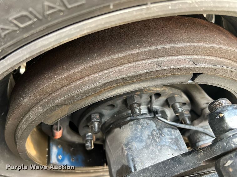 image for item HF9992 2016 Peterbilt  587 semi truck