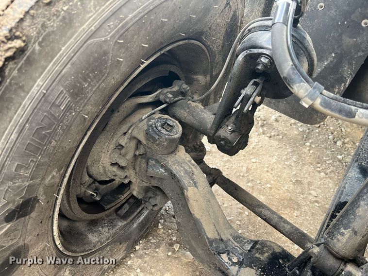 image for item HF9992 2016 Peterbilt  587 semi truck