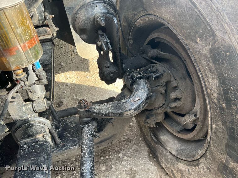 image for item HF9992 2016 Peterbilt  587 semi truck