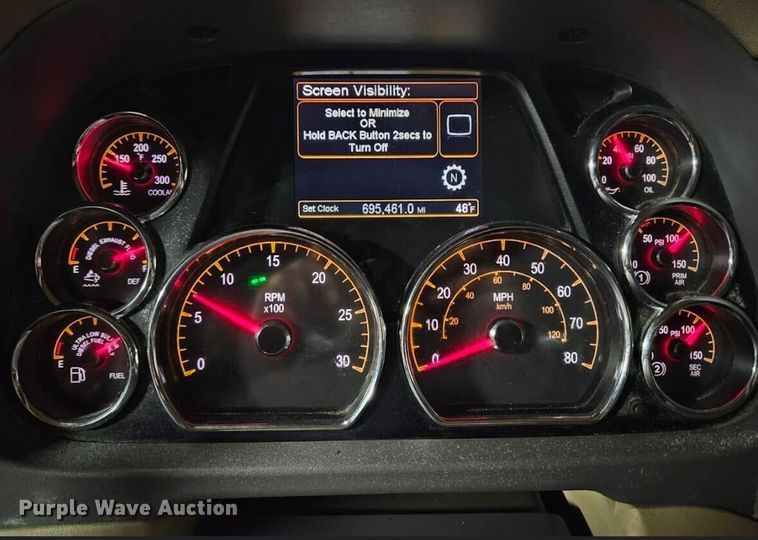 image for item HF9992 2016 Peterbilt  587 semi truck