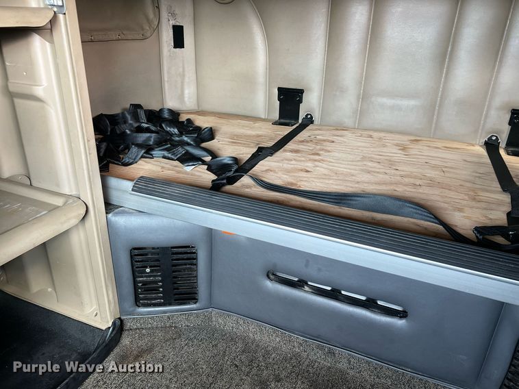 image for item HF9992 2016 Peterbilt  587 semi truck