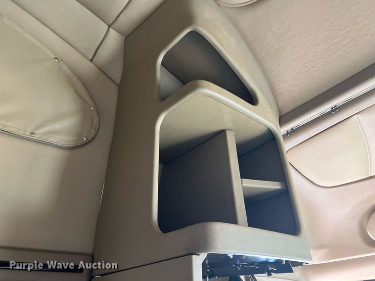 image for item HF9992 2016 Peterbilt  587 semi truck