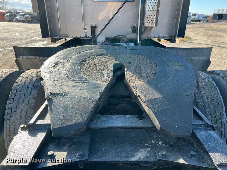 image for item HF9993 2007 Peterbilt 387  semi truck