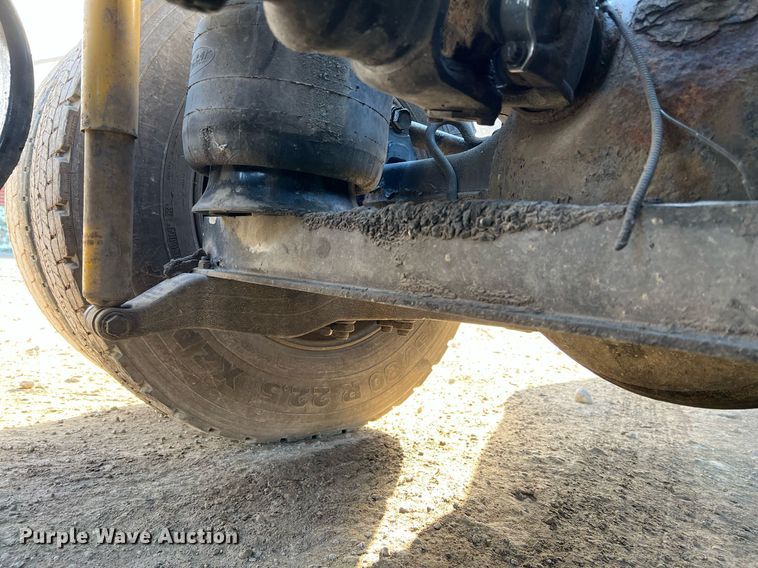 image for item HF9993 2007 Peterbilt 387  semi truck