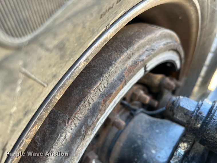 image for item HF9993 2007 Peterbilt 387  semi truck