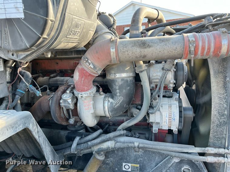 image for item HF9993 2007 Peterbilt 387  semi truck