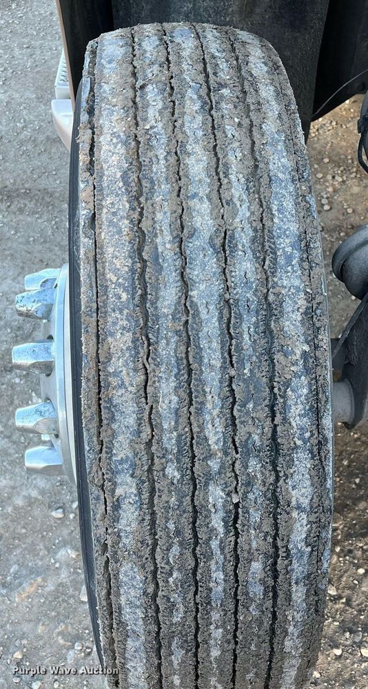 image for item HF9993 2007 Peterbilt 387  semi truck