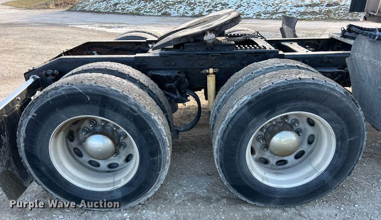 image for item HF9993 2007 Peterbilt 387  semi truck