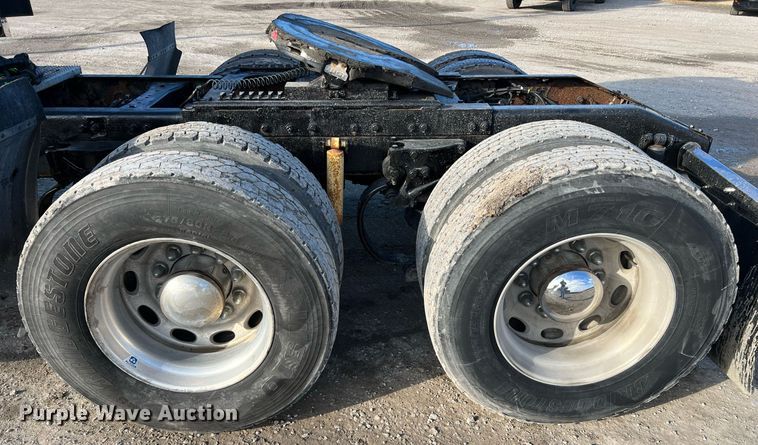 image for item HF9993 2007 Peterbilt 387  semi truck