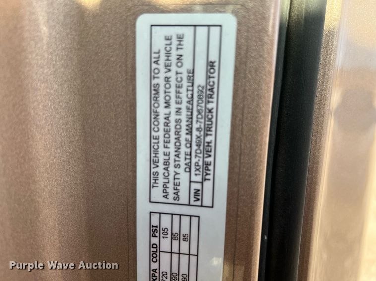 image for item HF9993 2007 Peterbilt 387  semi truck