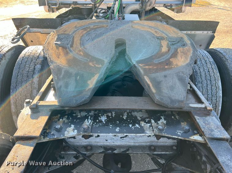 image for item HF9994 2007 Peterbilt 387 semi truck