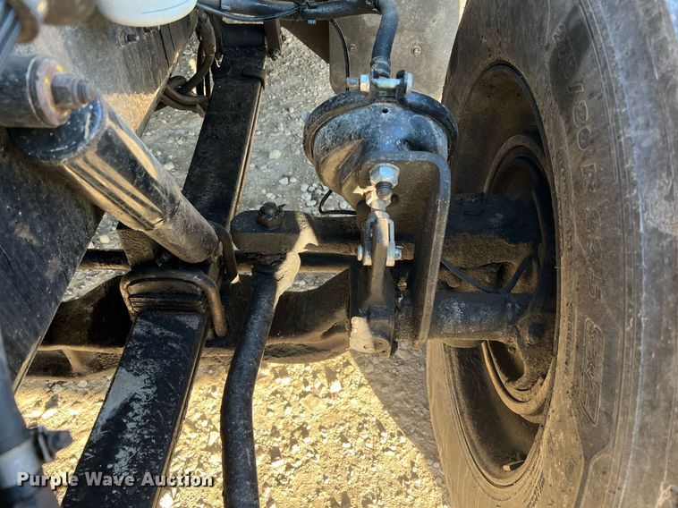 image for item HF9994 2007 Peterbilt 387 semi truck