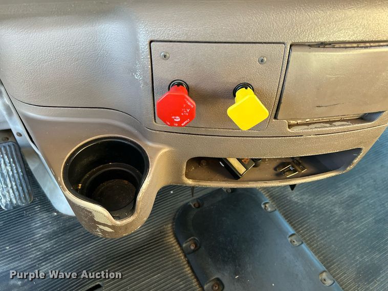 image for item HF9994 2007 Peterbilt 387 semi truck