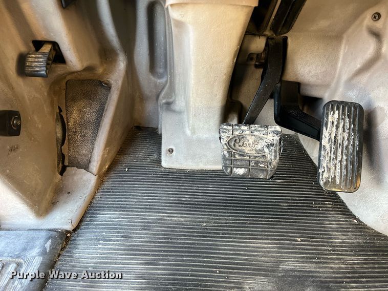 image for item HF9994 2007 Peterbilt 387 semi truck