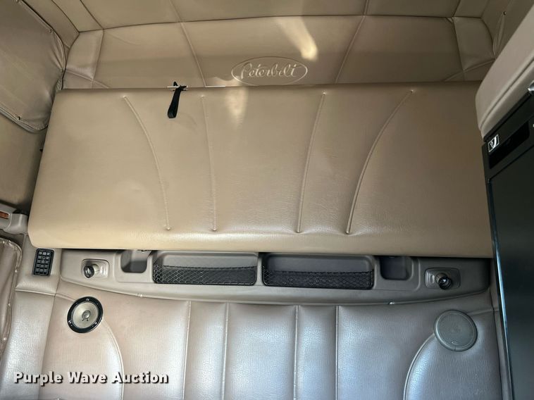 image for item HF9994 2007 Peterbilt 387 semi truck