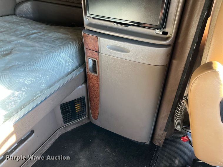 image for item HF9994 2007 Peterbilt 387 semi truck