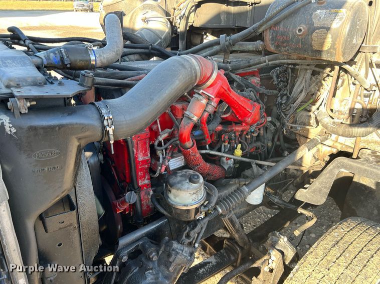 image for item HF9994 2007 Peterbilt 387 semi truck