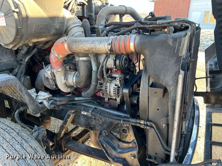 image for item HF9994 2007 Peterbilt 387 semi truck