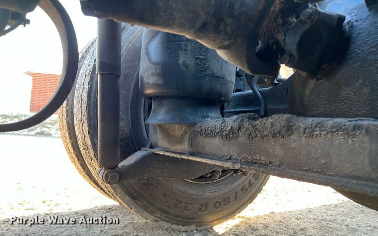 image for item HF9994 2007 Peterbilt 387 semi truck