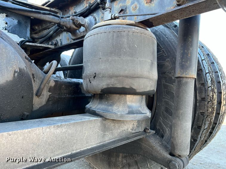 image for item HF9994 2007 Peterbilt 387 semi truck