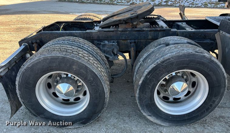 image for item HF9994 2007 Peterbilt 387 semi truck