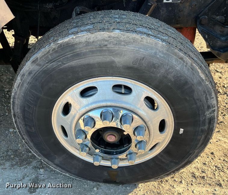 image for item HF9994 2007 Peterbilt 387 semi truck