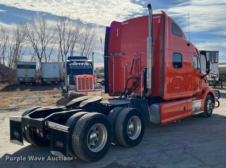 image for item HF9995 2015 Peterbilt 587 semi truck