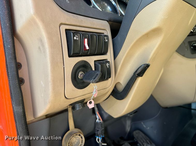 image for item HF9995 2015 Peterbilt 587 semi truck