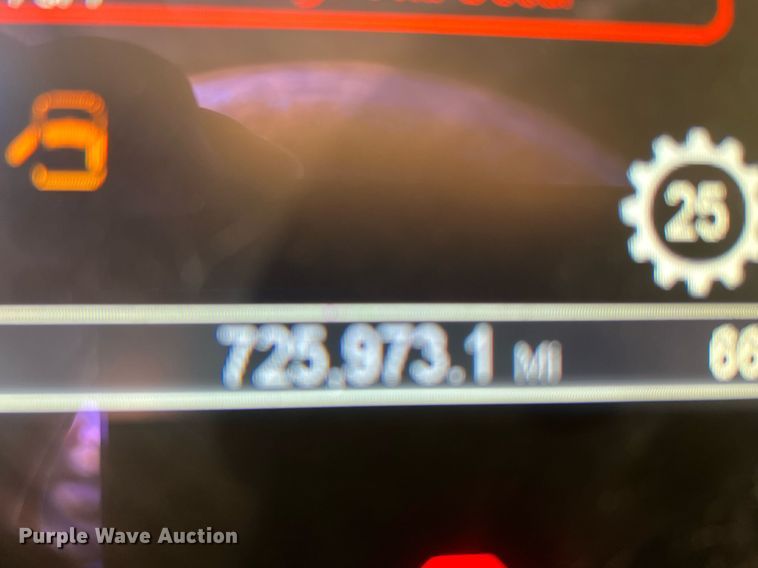 image for item HF9995 2015 Peterbilt 587 semi truck