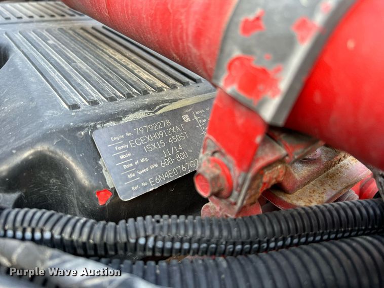 image for item HF9995 2015 Peterbilt 587 semi truck