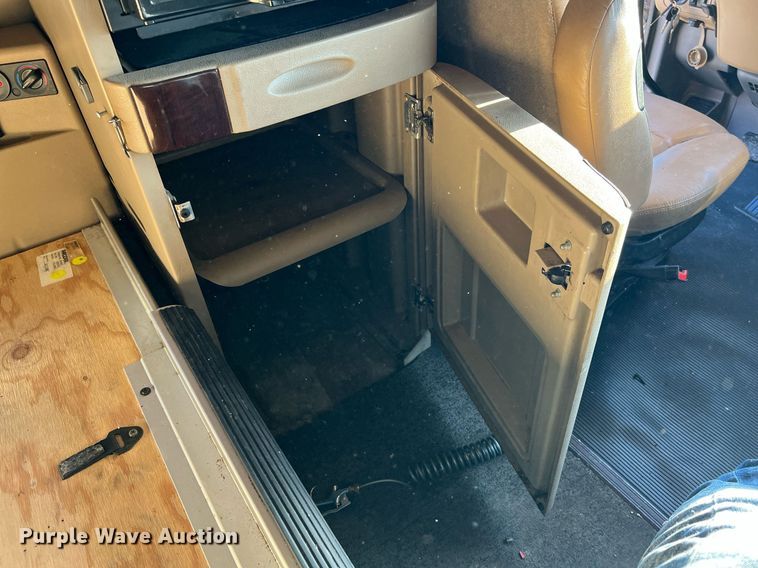 image for item HF9996 2016 Peterbilt  587 semi truck