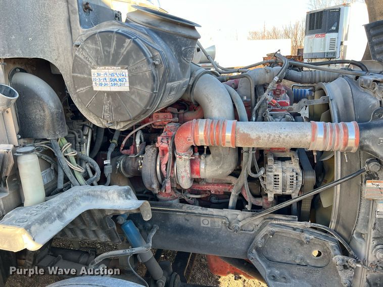 image for item HF9996 2016 Peterbilt  587 semi truck