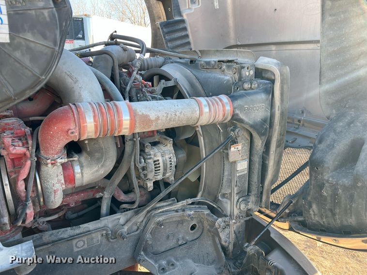 image for item HF9996 2016 Peterbilt  587 semi truck